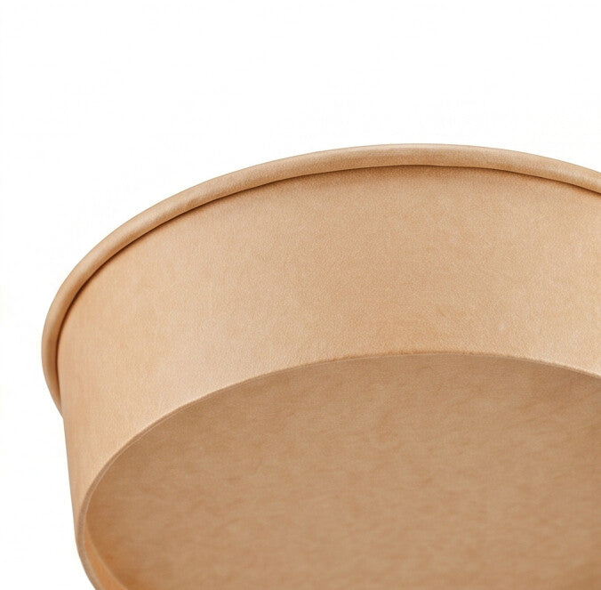 Kraft round paper bowl 900ml rim detail – close-up of the rolled top rim and exterior wall, showcasing the premium natural kraft paper texture and clean seam finish