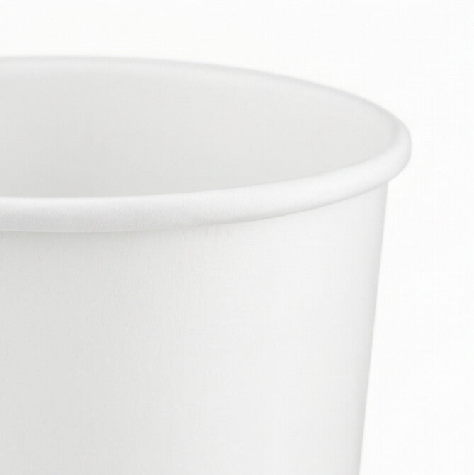 Close-up of the rolled rim and interior of a white paper soup container 26oz, highlighting the smooth food-grade coated surface.